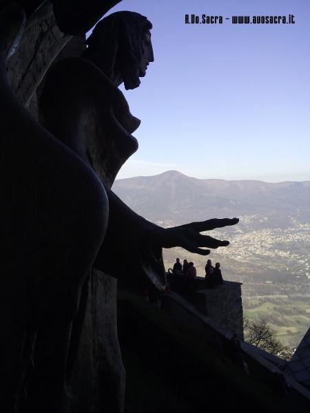 L'Arcangelo ci protegge...